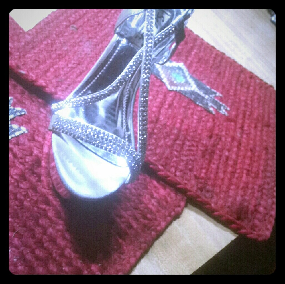 Platform heels w rhinestone s final markdown!